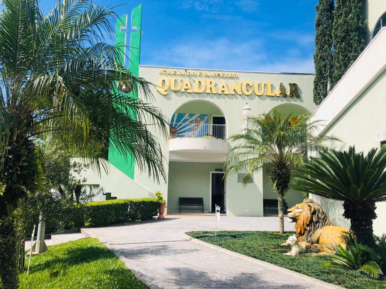 Quadrangular Ecoville, Igreja comprometida com a palavra