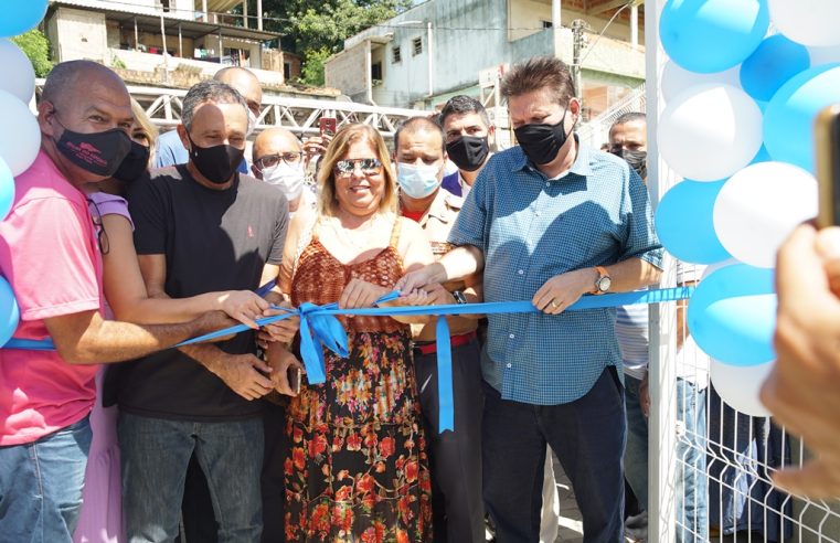 O Prefeito Euclerio Sampaio de Cariacica-ES escreve história, inaugurando a primeira Escola cívico-militar do Município.