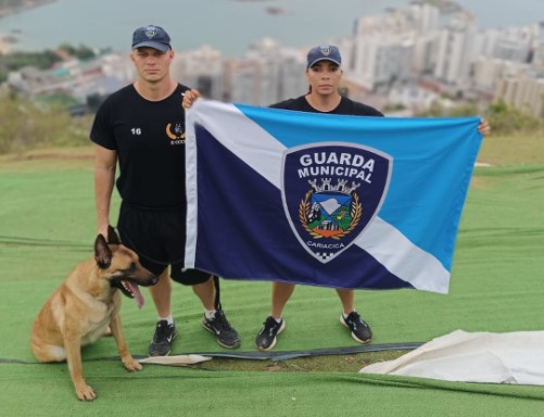Guardas de Cariacica (ES) participam de curso de operações com cães policiais