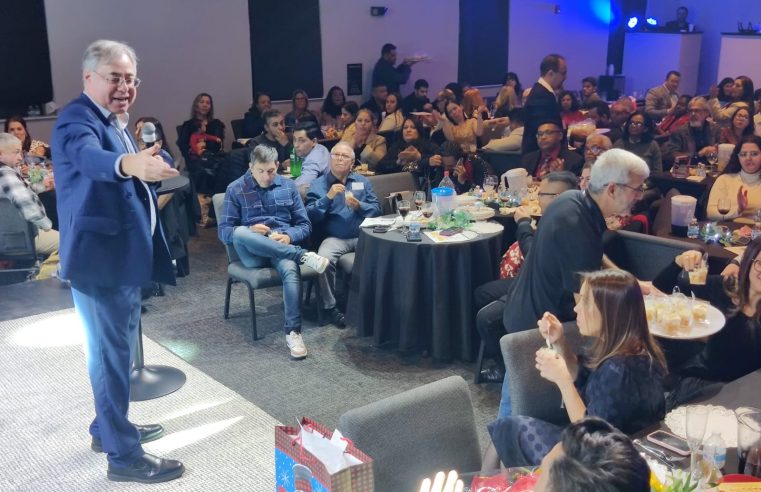 Os Pastores da IEQ do Norte dos EUA celebraram as muitas vitórias de 2024 em um Jantar de Confraternização