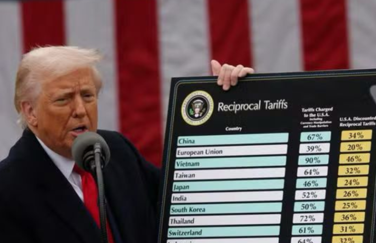 Trump anuncia tarifa de 10% para produtos importados do Brasil