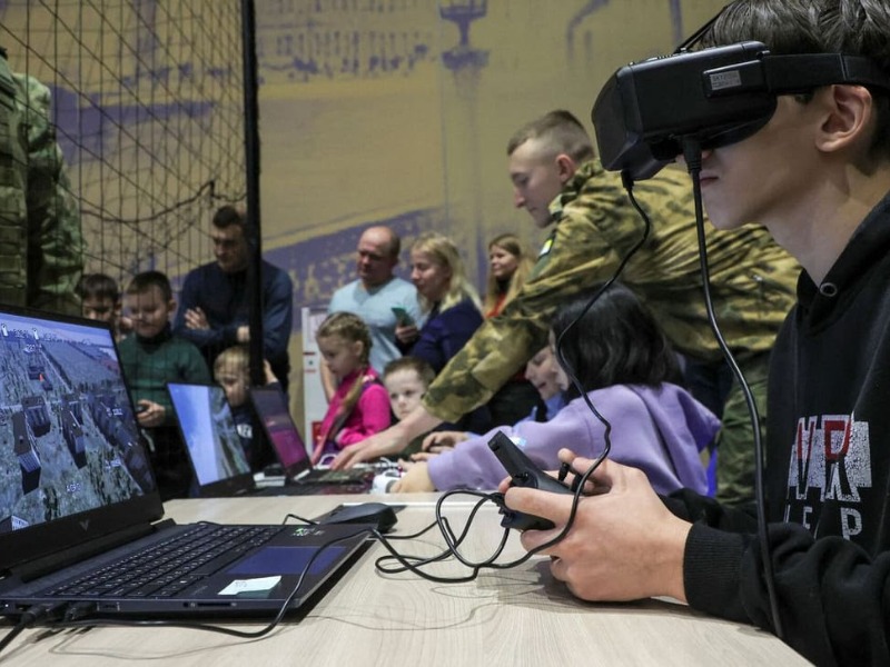 A guerra na Ucrânia virou parte do currículo escolar na Rússia