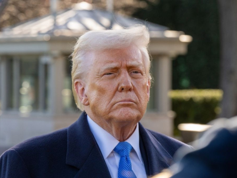 Trump taxa Brasil em 50% e envia carta com críticas a Lula