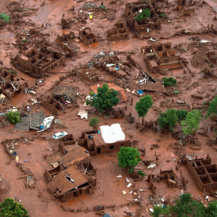 Rompimento de barragem em Mariana – Minas Gerais: Destruição da maior bacia hidrográfica do Sudeste