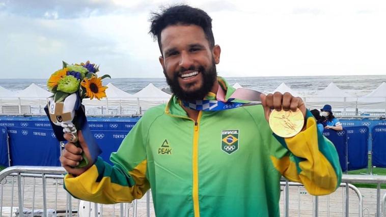 Surfista Olímpico, Medalha de Ouro Ítalo Ferreira: “Eu OREI todos os dias às 3h da manhã”