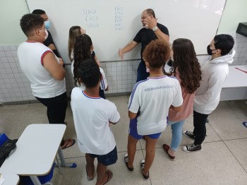 Estudantes de Vitória-ES vivenciam aula na Língua Brasileira de Sinais (Libras)