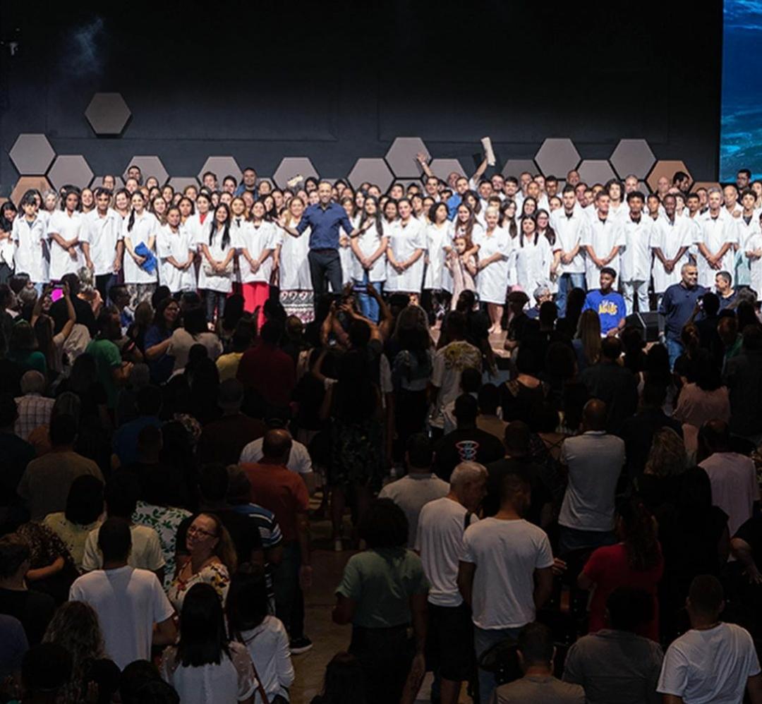 A IEQ Lagoinha de Ribeirão Preto, batizou 425 pessoas neste último domingo dia 16